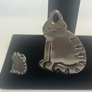 Vintage Danforth Barn Cat and Purr Pewter Keychain Keyring also lapel pin.